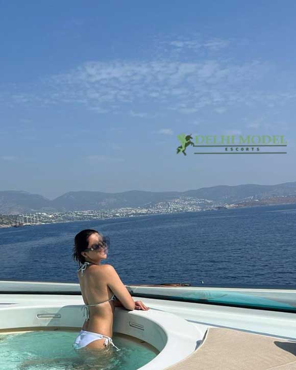 bikini model escort delhi
